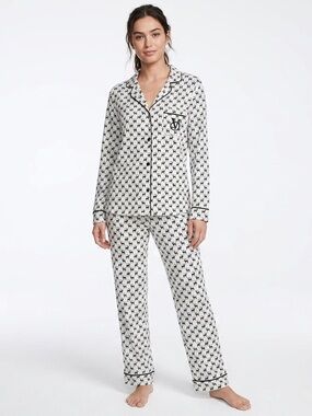 Victoria's Secret White Pajama Set with Black Print Reindeer Size XS Long. EUC